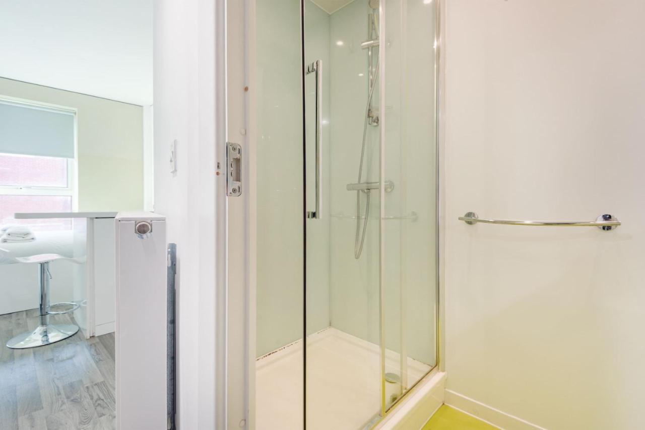 Amazing Studio - Posh Area - Minutes Central Apartamento