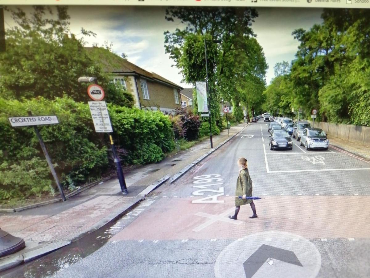 From Home, Great Community!! Londen
