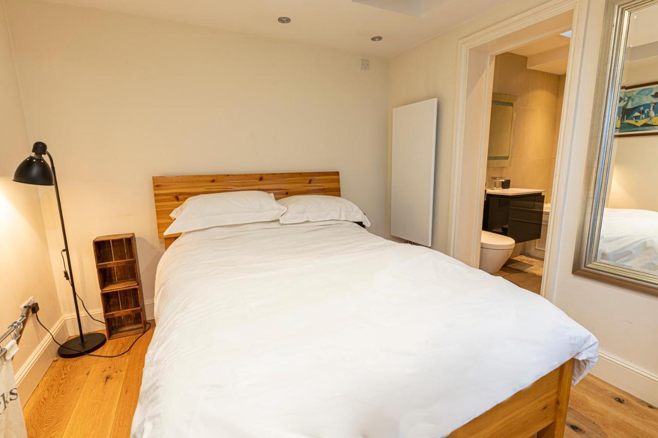 Altido Homely 2-bed Flat With Courtyard * Londres