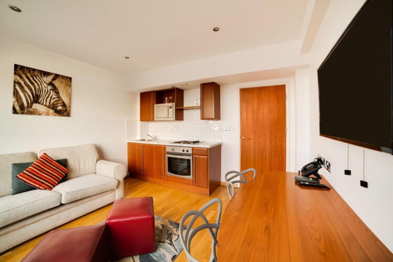Cosy In With Jacuzzi 4* Londres