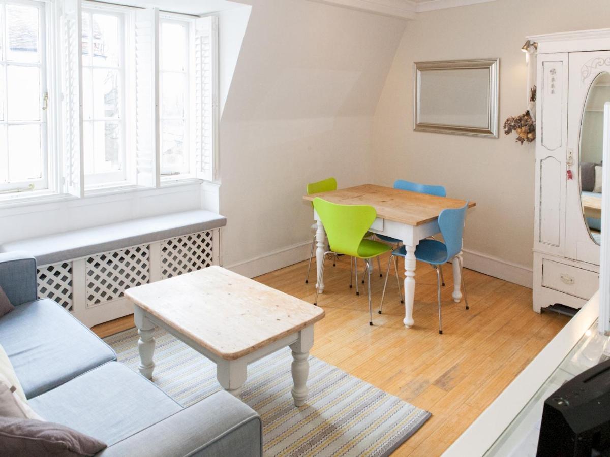 Apartamento Pass The Keys Roof Terrace Flat In Trendy & Chic Hampstead Londres