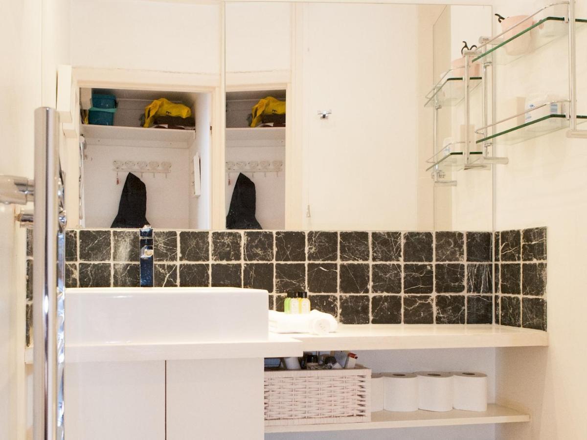 Apartamento Pass The Keys Roof Terrace Flat In Trendy & Chic Hampstead Londres