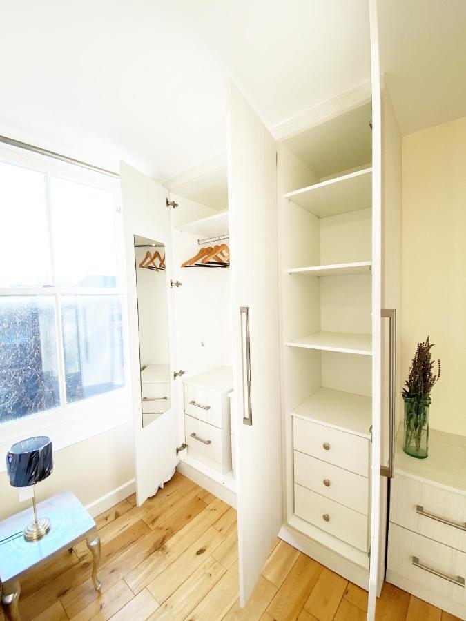 London's East End 2 Bedroom Apartamento Londres