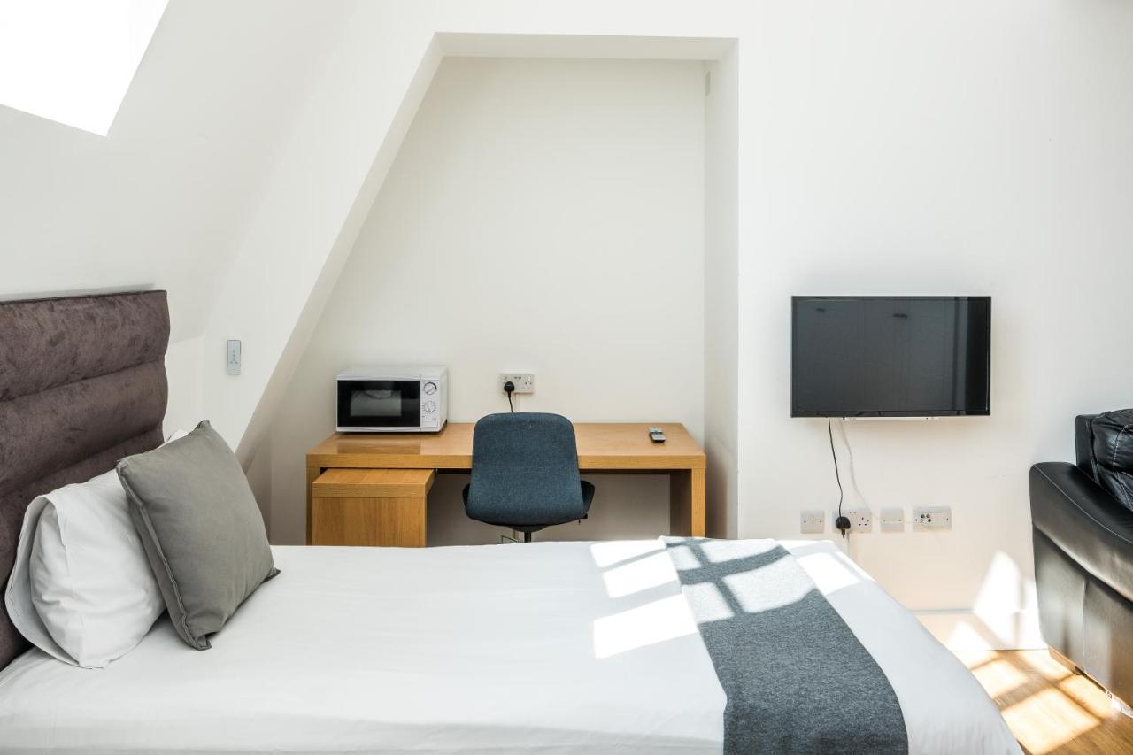 Simple Hotel