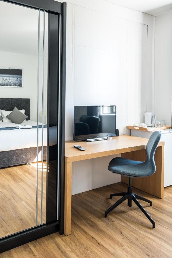 Simple Hotel