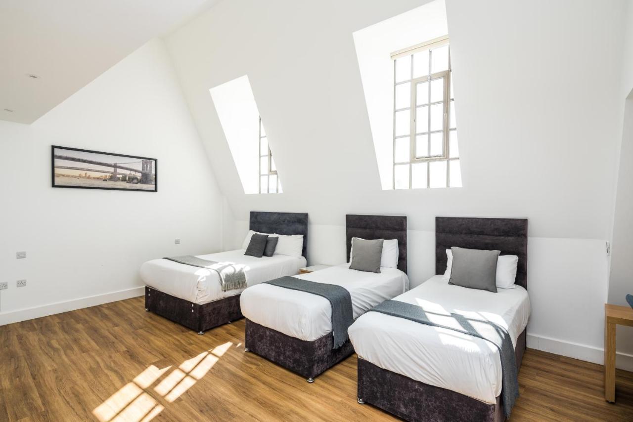 Simple Hotel *