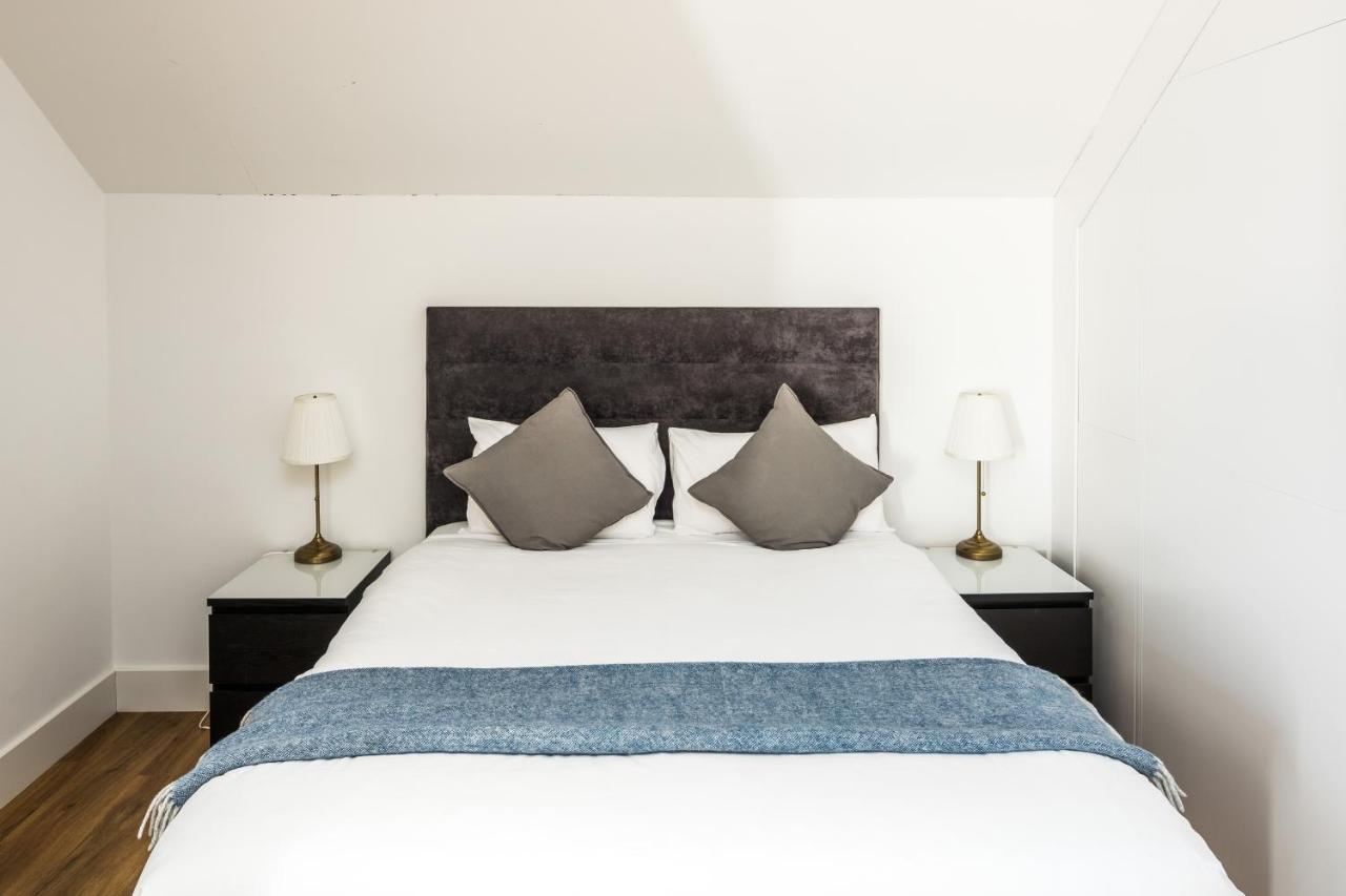 Simple Hotel *