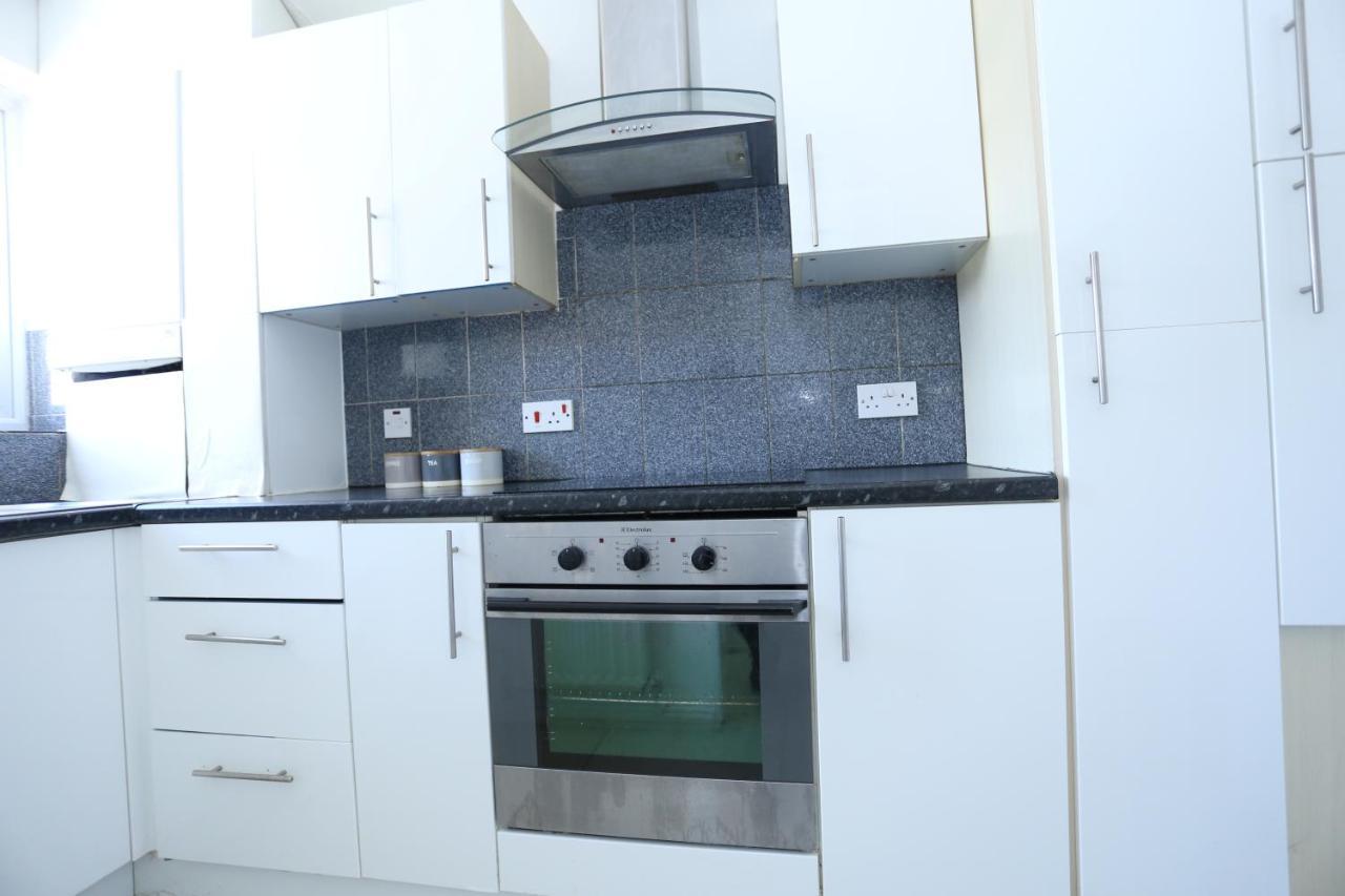 Beautiful 3 Beds House West Thamesmead London Сasa de vacaciones *