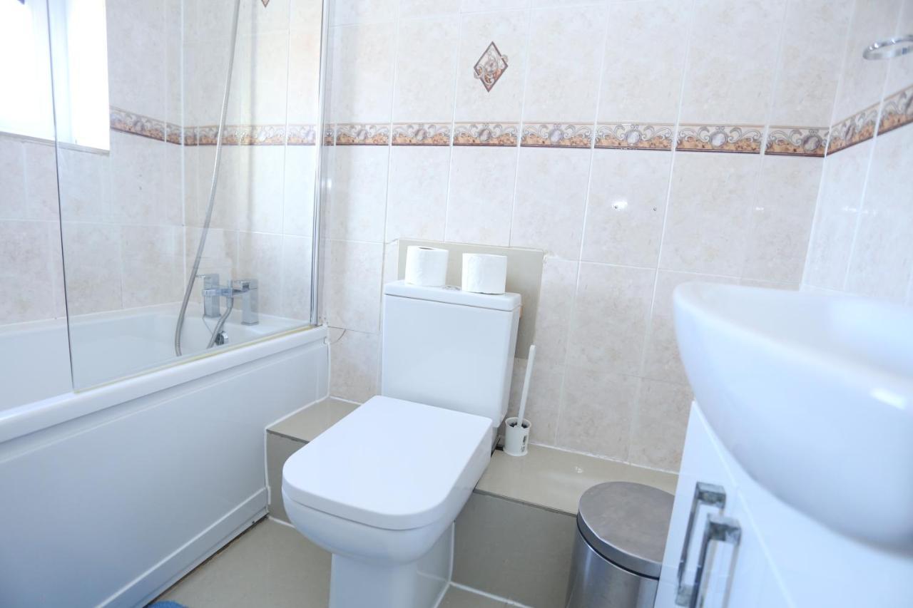 Сasa de vacaciones Beautiful 3 Beds House West Thamesmead London *