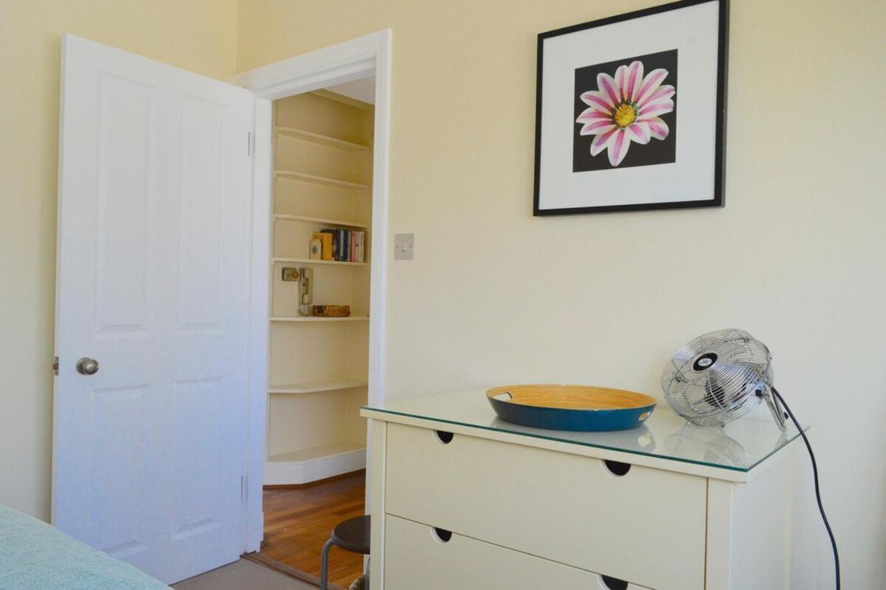 Lovely Floor Flat In Leafy Fulham