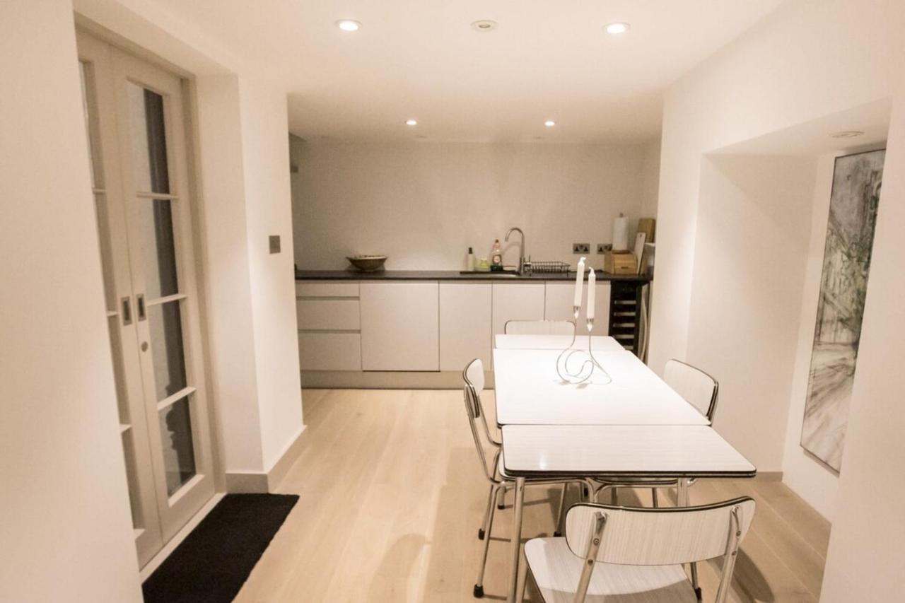 Stylish & Modern 1bd Kensington Flat Sleeps 2 * Londres