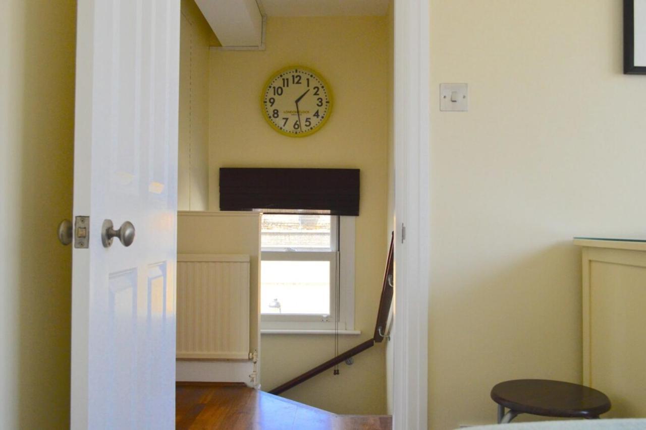 Lovely Floor Flat In Leafy Fulham Apartment *