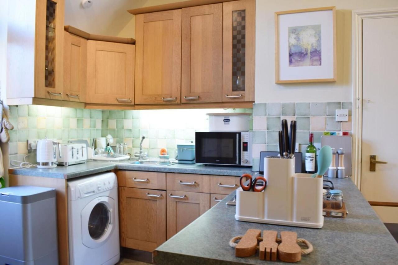 Charming 2 Bedroom 3 Mins From Arsenal Station *