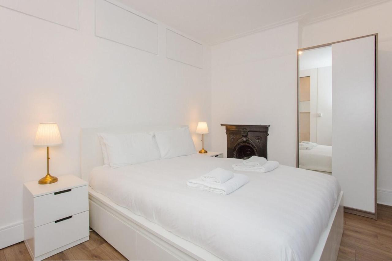 Spacious 2 Bedroom Flat For 6 - 10 Mins From Central * Londres