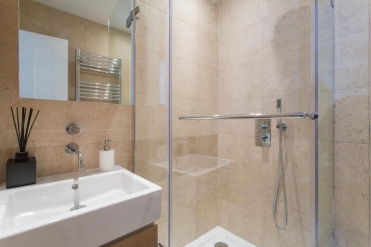 Luxury Mayfair 2 Bedroom * Londres
