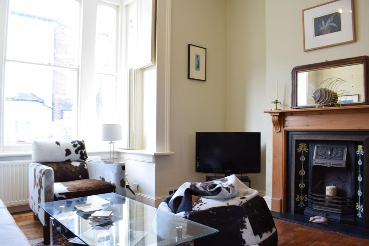 Charming 2 Bedroom 3 Mins From Arsenal Station Appartement