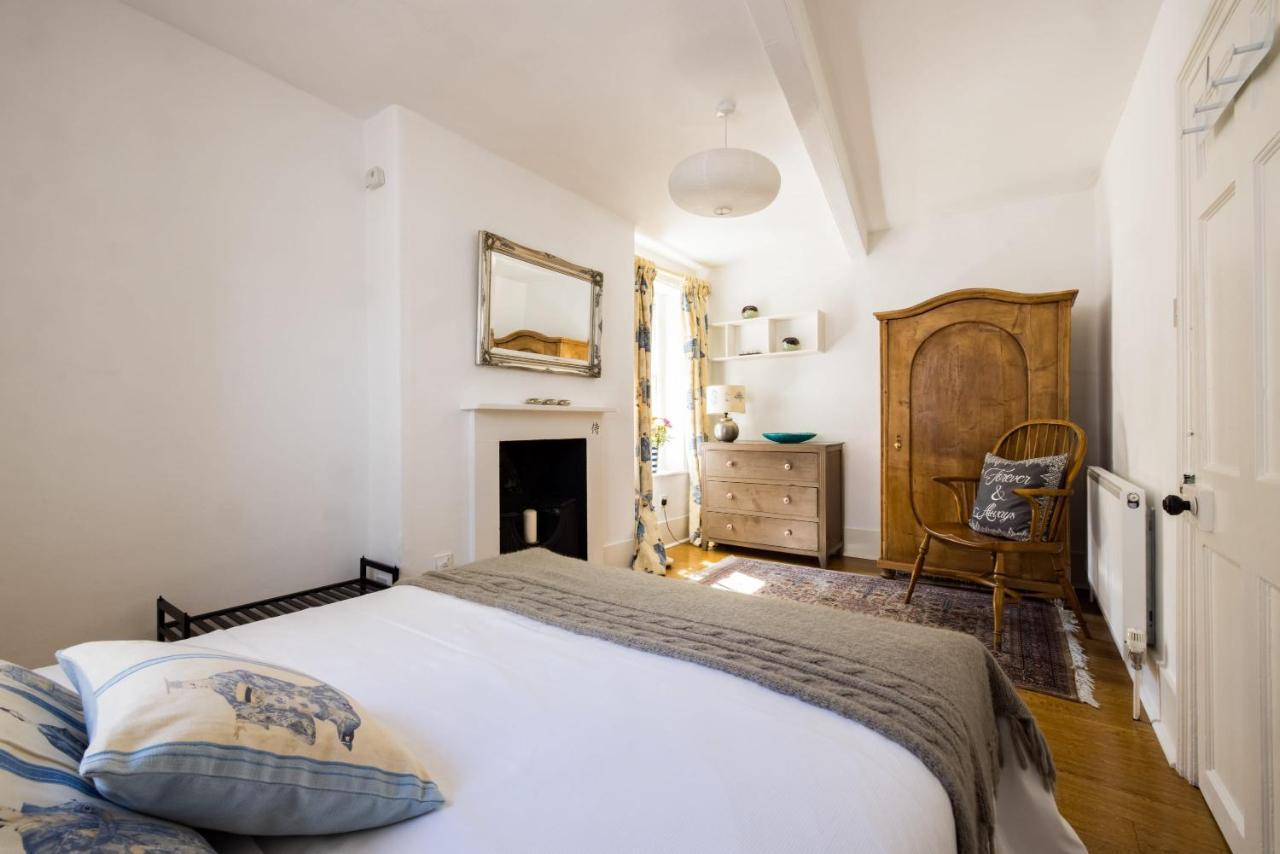 Spacious, Light-filled 2 Bedroom Londres