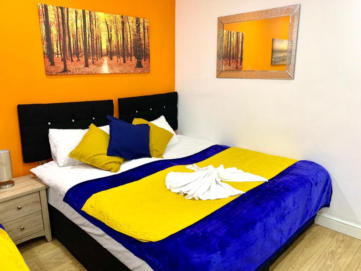 Appartement 2 Bedroom Apartment, Kitchen, Reception And Private Garden Londres