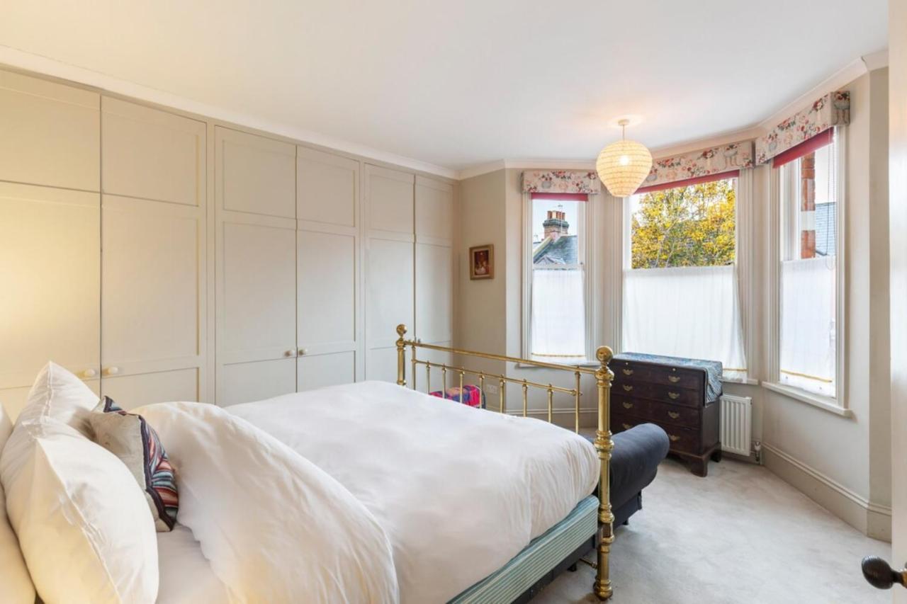 Lovely 4-bedroom House Near Portobello