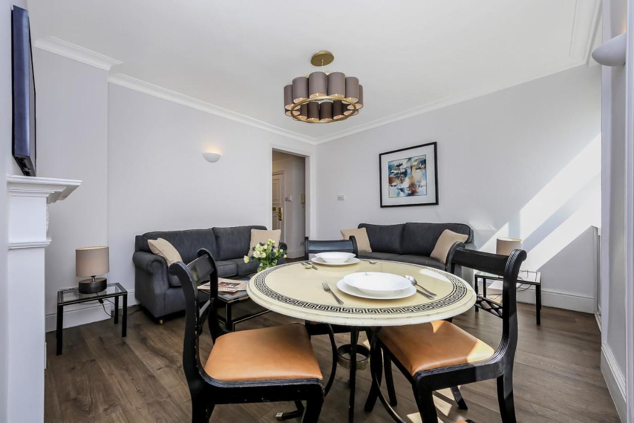 10 Curzon Street By Mansley * Londres