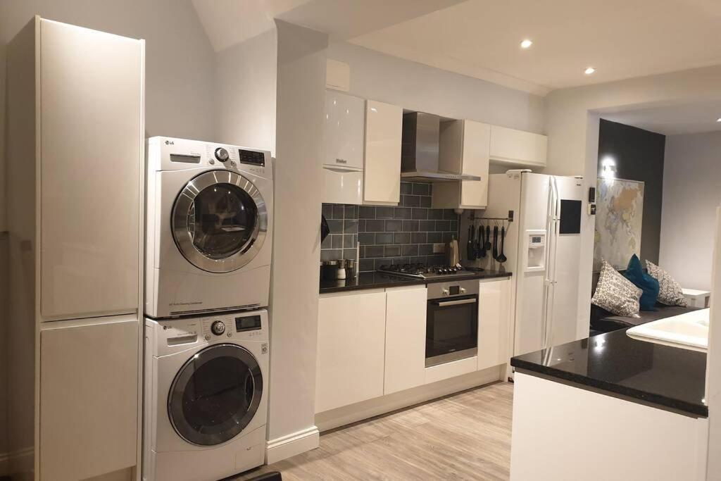 Apartment Spacious 2 Bed In Gated Community Up To 6 Guests