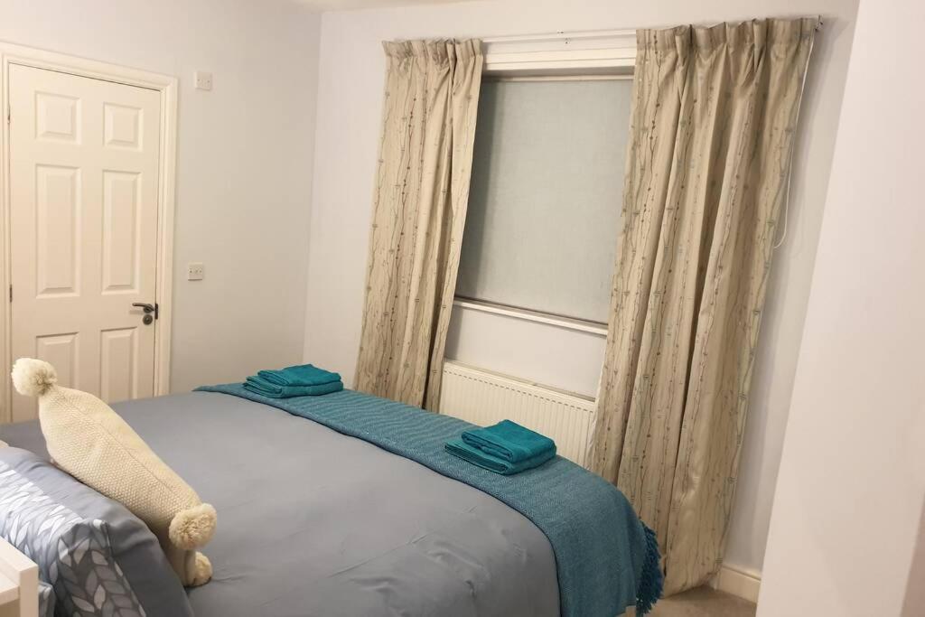 Apartment Spacious 2 Bed In Gated Community Up To 6 Guests *