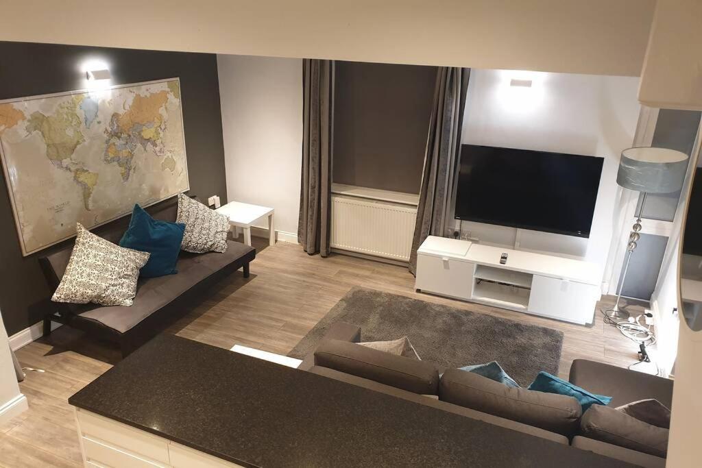 Apartment Spacious 2 Bed In Gated Community Up To 6 Guests *