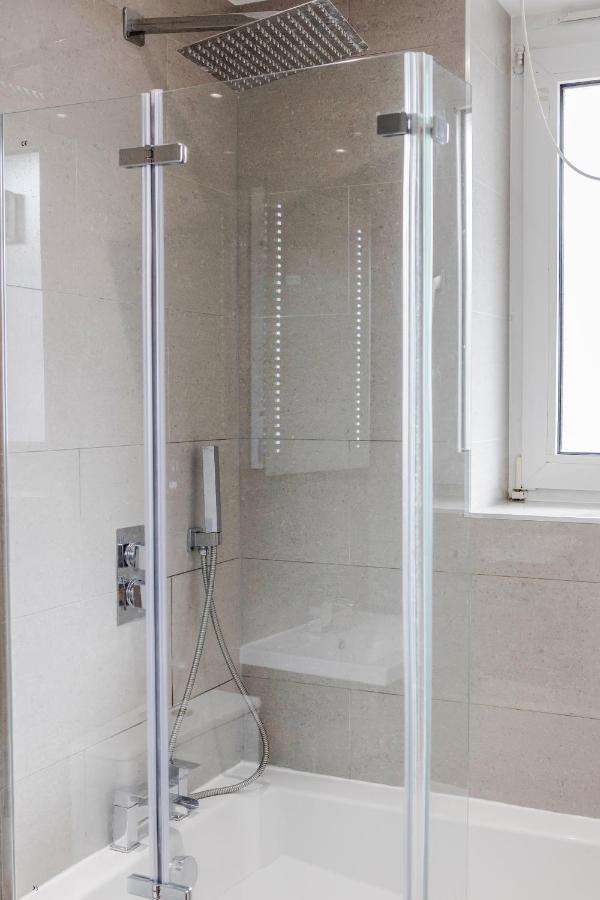Luxury Chic Near Canary Wharf, Excel, O2 & Stratford Londres
