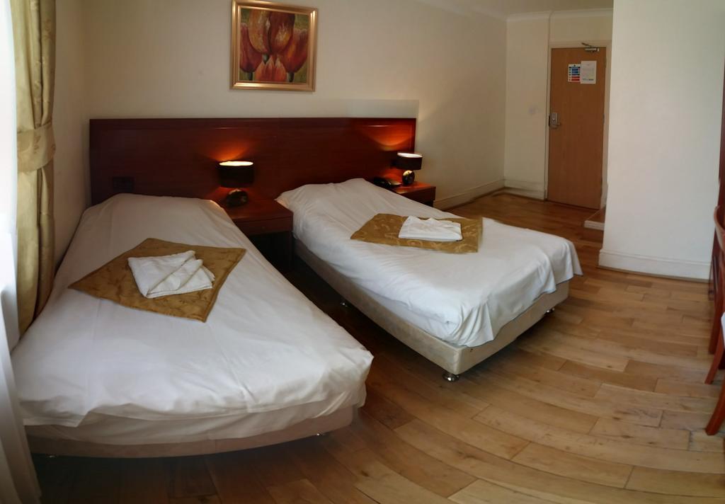 Hotel Corner House