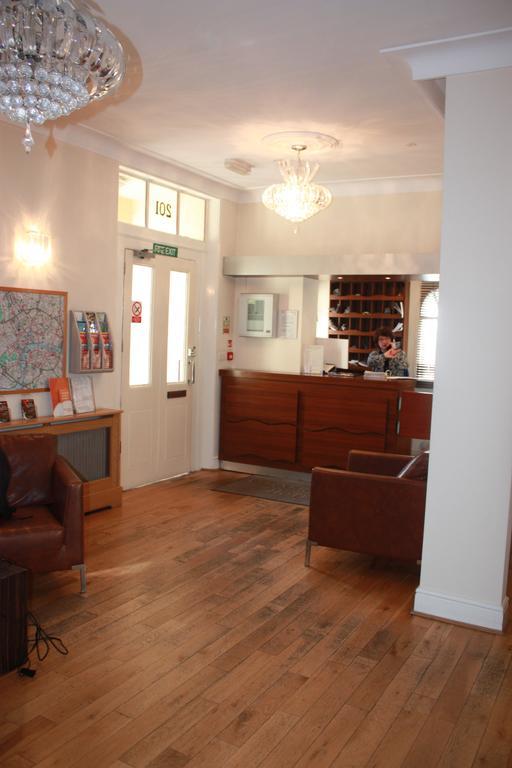 Corner House 3*