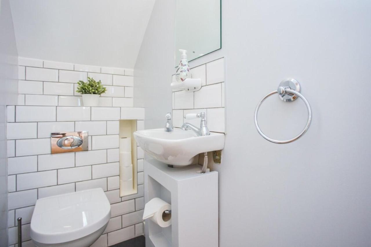 Hébergement de vacances Stylish & Modern 3 Bed Flat In Nw With Garden *