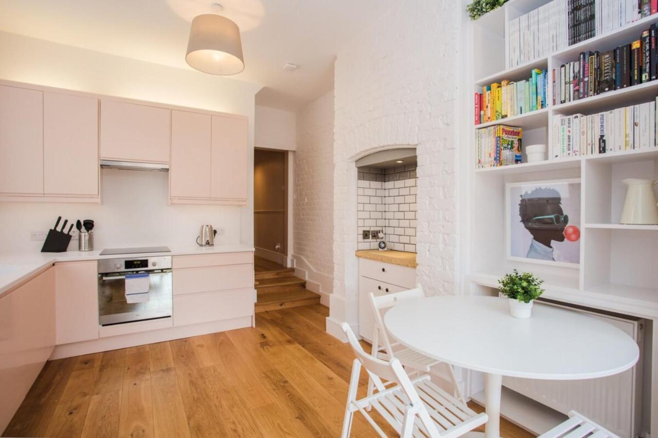 Hébergement de vacances Stylish & Modern 3 Bed Flat In Nw With Garden