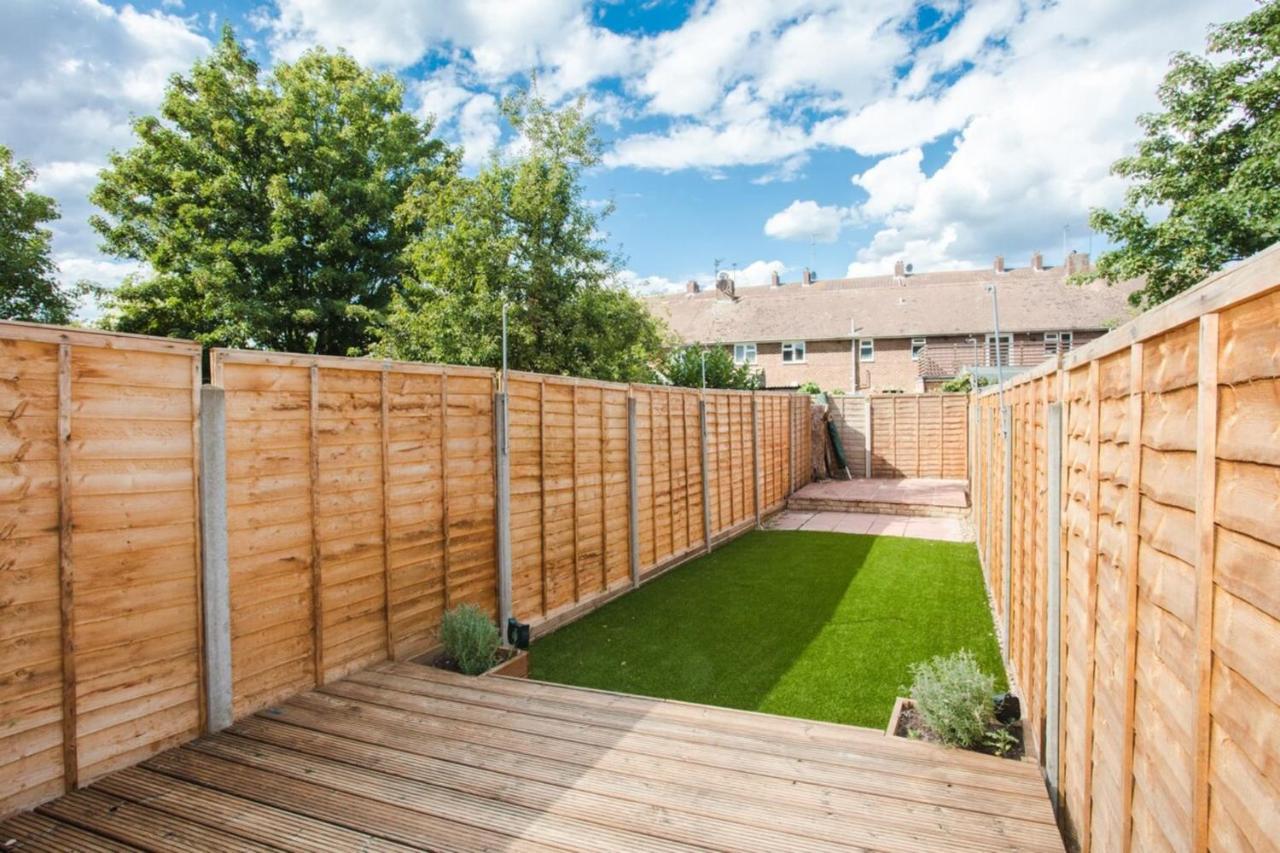 Stylish & Modern 3 Bed Flat In Nw With Garden *