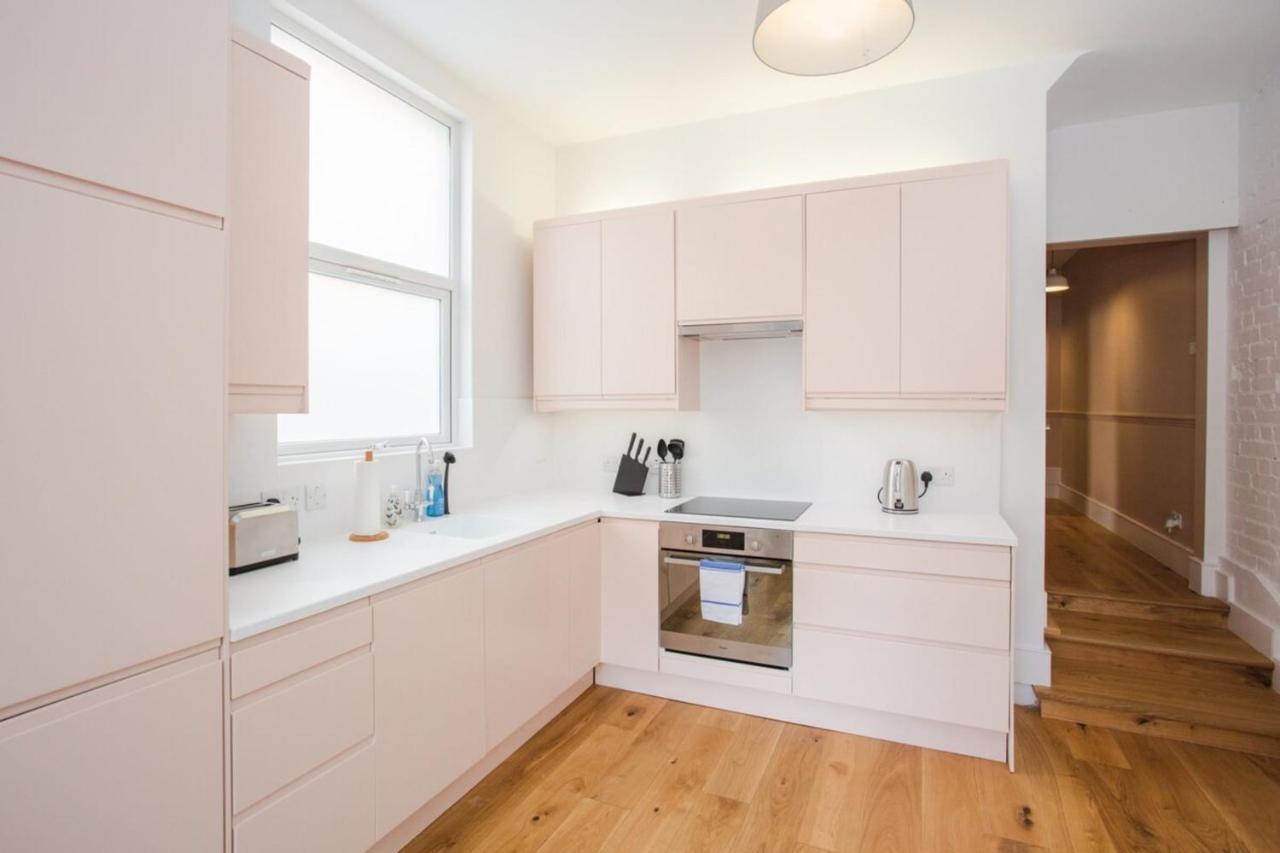 Hébergement de vacances Stylish & Modern 3 Bed Flat In Nw With Garden Londres