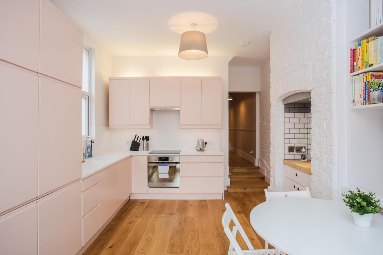 Vakantiehuis Stylish & Modern 3 Bed Flat In Nw With Garden *