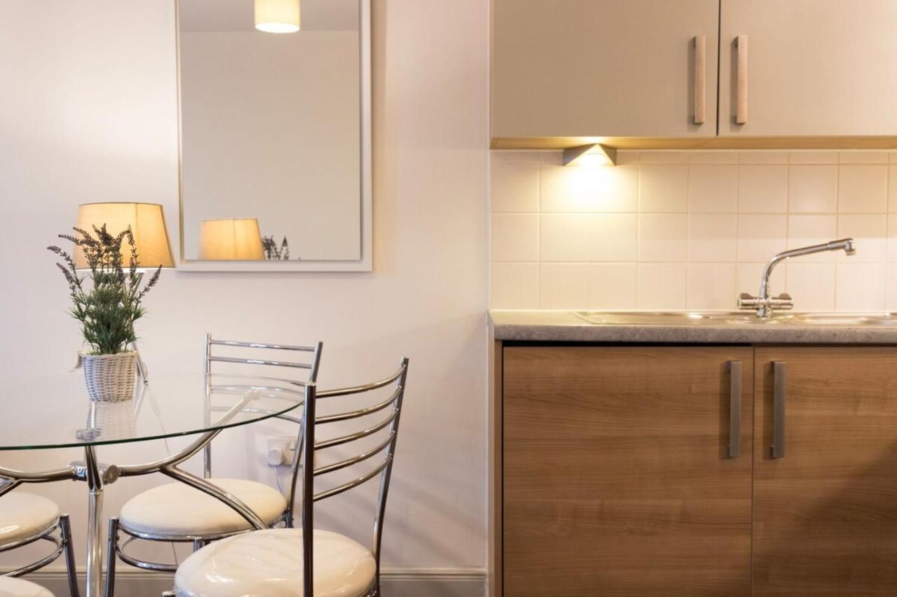 Beautiful 2 Bedroom In Borough Apartment