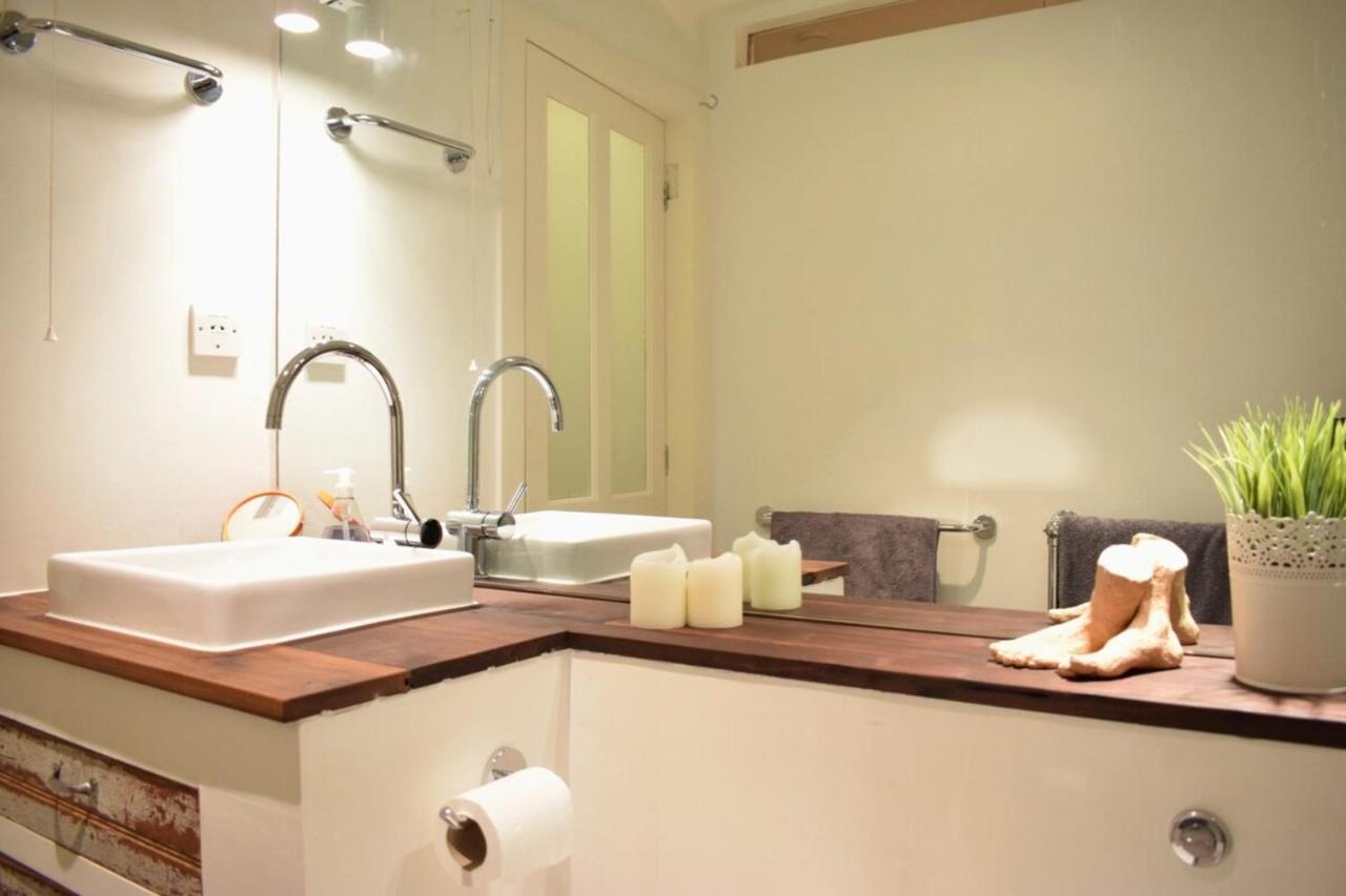 Beautiful Canalside 1-bedroom Flat With Terrace Appartement Londres