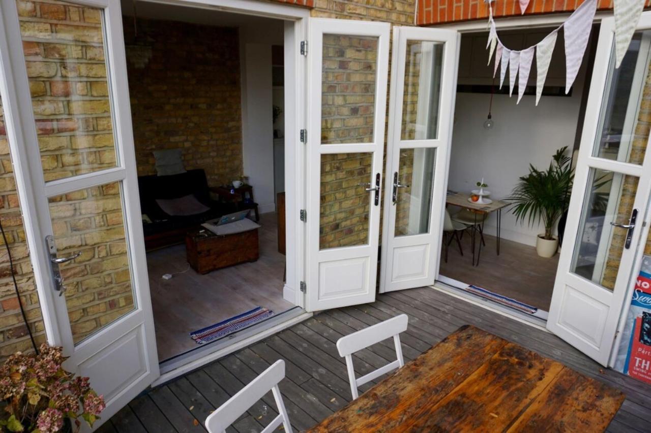Beautiful Canalside 1-bedroom Flat With Terrace Appartement Londres