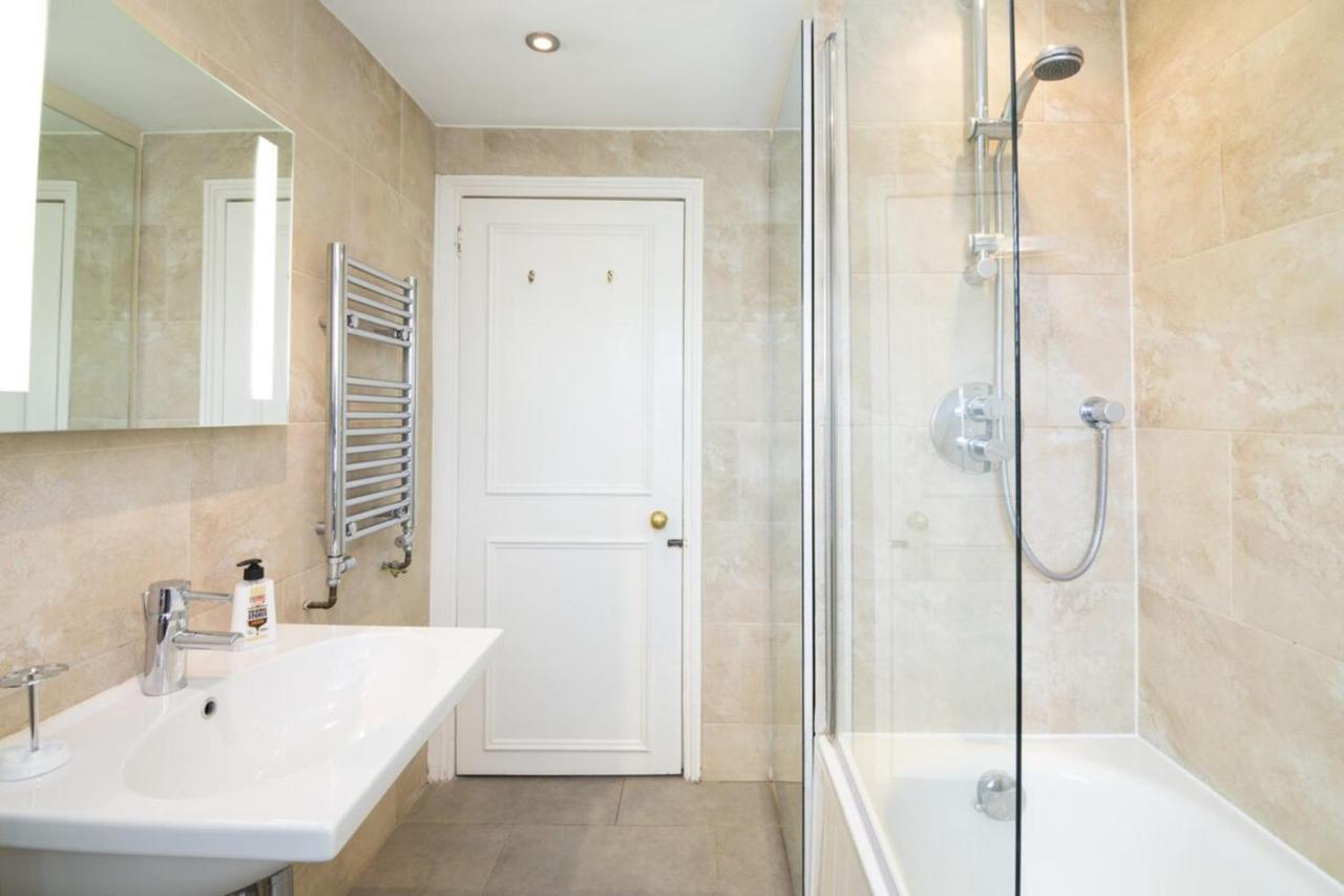 Contemporary 1 Bed Flat In Fulham Near The Thames Londres