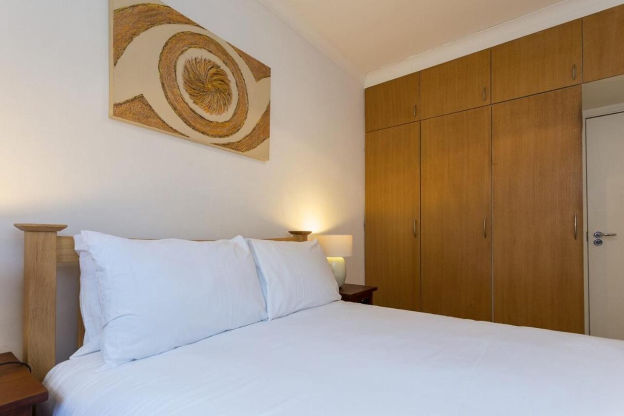 Bright And Spacious 1 Bedroom In The Heart Of Kensington