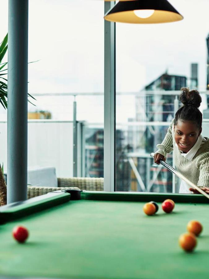Chic And At Chapter South Bank In Londen