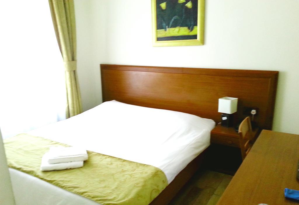 Hotel Corner House