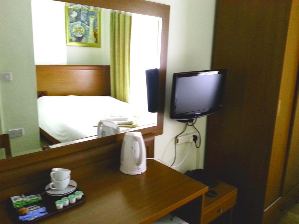 Hotel Corner House 3*