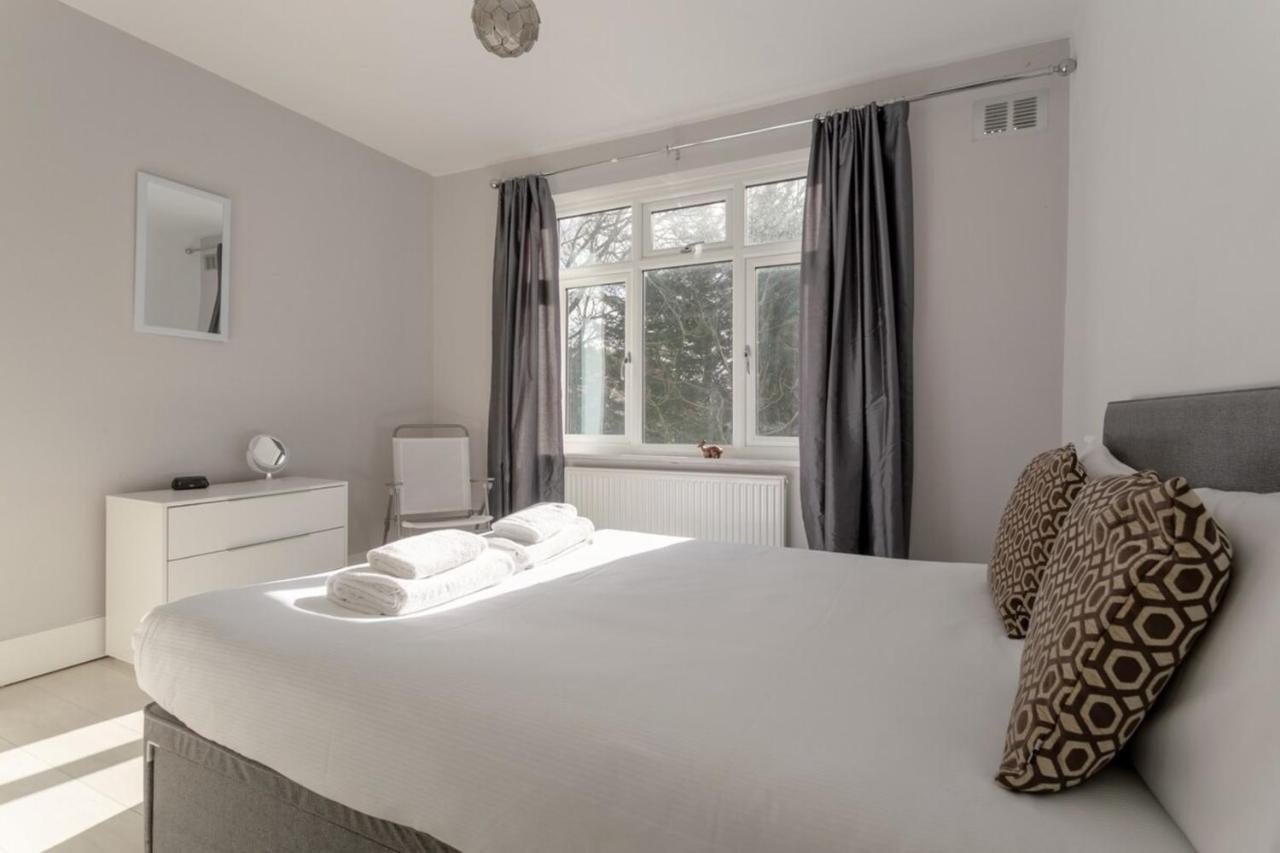Modern 2 Bedroom In Morden London