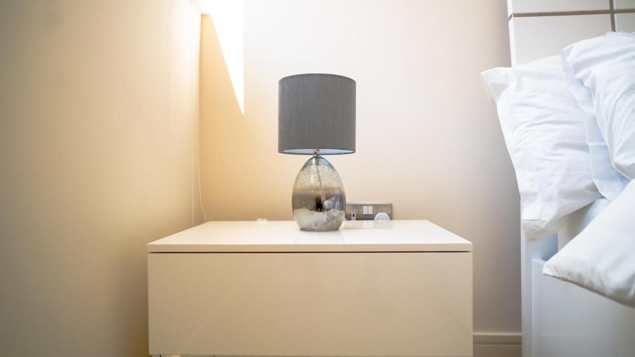 Comfy Spacious In Canary Wharf Apartment