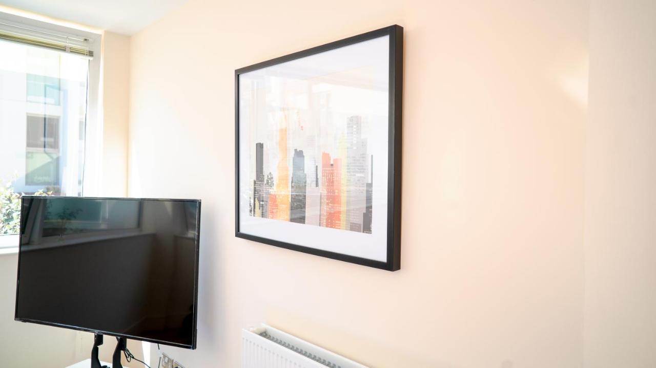 Comfy Spacious In Canary Wharf Apartment