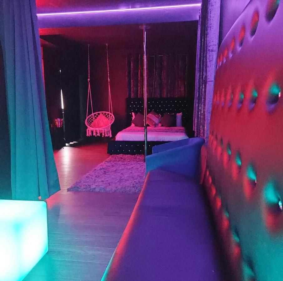 The Black Room Appartement
