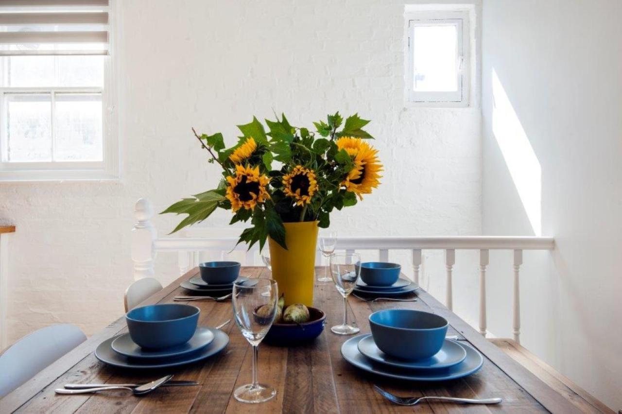 Modern Family In Close To Amenities And Train * Londres