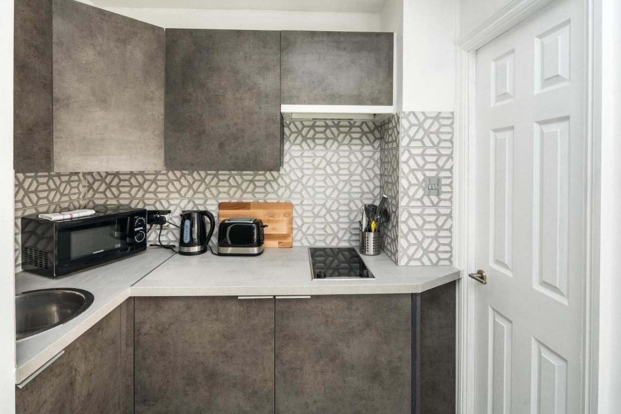 New Sleek Modern In The Heart Of Chelsea * London