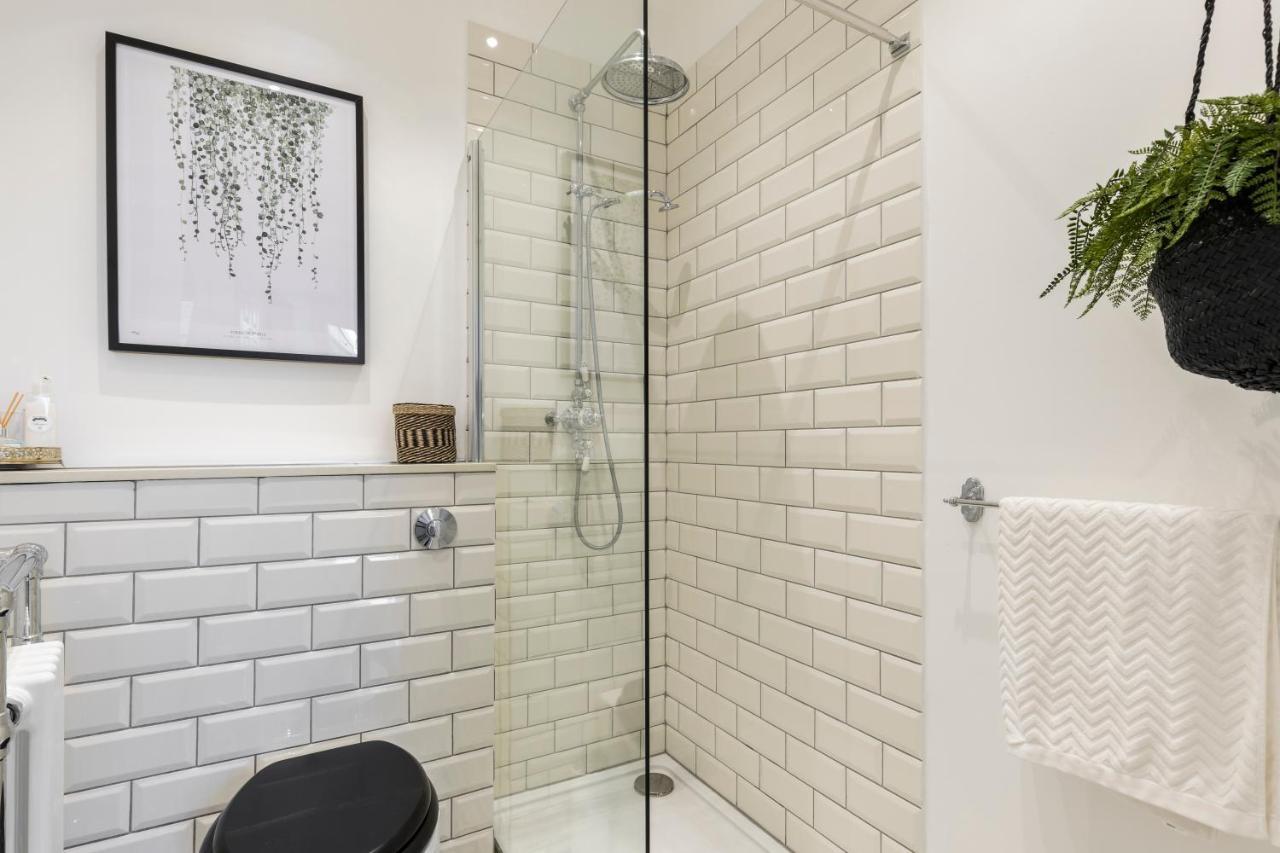 Chic Apt In Trendy Islington With Cafes, Restaurants & Angel Tube Station London
